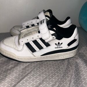 Adidas Forum Low black and white trainers